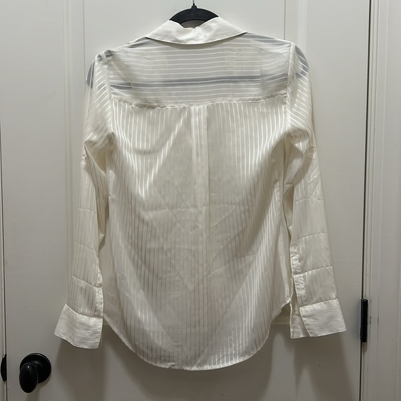 Express Blouse - Picture 3 of 3